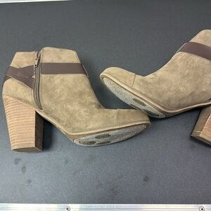 Carlos boots size 9.5